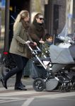 Amsterdam 16 februari 2015
Doutzen Kroes met  zoon phyllon en een vriendin op de pc hooftstraat