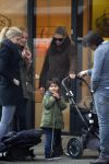 Amsterdam 16 februari 2015
Doutzen Kroes met  zoon phyllon en een vriendin op de pc hooftstraat