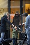 Amsterdam 16 februari 2015
Doutzen Kroes met  zoon phyllon en een vriendin op de pc hooftstraat
