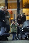 Amsterdam 16 februari 2015
Doutzen Kroes met  zoon phyllon en een vriendin op de pc hooftstraat