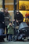 Amsterdam 16 februari 2015
Doutzen Kroes met  zoon phyllon en een vriendin op de pc hooftstraat
