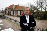 Bronkhorst 12 februari 2015
Presentatie boek Boer Jos en zijn vrouw Dycke.
Harm Edens reikt het uit