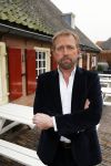 Bronkhorst 12 februari 2015
Presentatie boek Boer Jos en zijn vrouw Dycke.
Harm Edens reikt het uit