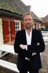 Bronkhorst 12 februari 2015
Presentatie boek Boer Jos en zijn vrouw Dycke.
Harm Edens reikt het uit