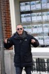 Amsterdam 17 februari 2015
Jeroen v Koningsbrugge met gsm / mobieltje op straat