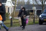 Uitdam Zuiderwoude Amsterdam 19 februari 2015
De ouders van katja Schuurman halen Sammie van School en Thijs heeft een nieuw appartement in Amsterdam.