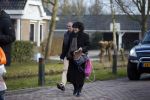 Uitdam Zuiderwoude Amsterdam 19 februari 2015
De ouders van katja Schuurman halen Sammie van School en Thijs heeft een nieuw appartement in Amsterdam.