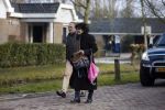 Uitdam Zuiderwoude Amsterdam 19 februari 2015
De ouders van katja Schuurman halen Sammie van School en Thijs heeft een nieuw appartement in Amsterdam.