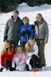 Lech, 23 Februari 2015
Jaarlijkse fotoshoot koninklijke Familie in Lech met Koning willem Alexander, Koningin Maxima, Prinses Beatrix,Prinses Amalia, Prinses Alexia en Prinses Ariane