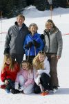 Lech, 23 Februari 2015
Jaarlijkse fotoshoot koninklijke Familie in Lech met Koning willem Alexander, Koningin Maxima, Prinses Beatrix,Prinses Amalia, Prinses Alexia en Prinses Ariane