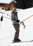 Lech, 23 Februari 2015
Jaarlijkse fotoshoot koninklijke Familie in Lech met Koning willem Alexander, Koningin Maxima, Prinses Beatrix,Prinses Amalia, Prinses Alexia en Prinses Ariane