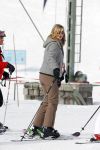 Lech, 23 Februari 2015
Jaarlijkse fotoshoot koninklijke Familie in Lech met Koning willem Alexander, Koningin Maxima, Prinses Beatrix,Prinses Amalia, Prinses Alexia en Prinses Ariane