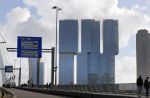 Rotterdam 1 maart 2015
Madonna en vriend Timo Scheffers hebben een penthouse gekocht in het nieuwe gebouw de Rotterdam naast Hotel New York in . Madonna wil vanaf hier met haar prive vliegtuig haar tour gaan maken. Het Penthouse is 750m2 met een dakterras van 70m2