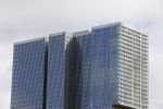 Rotterdam 1 maart 2015
Madonna en vriend Timo Scheffers hebben een penthouse gekocht in het nieuwe gebouw de Rotterdam naast Hotel New York in . Madonna wil vanaf hier met haar prive vliegtuig haar tour gaan maken. Het Penthouse is 750m2 met een dakterras van 70m2