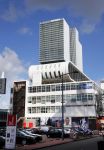 Rotterdam 1 maart 2015
Madonna en vriend Timo Scheffers hebben een penthouse gekocht in het nieuwe gebouw de Rotterdam naast Hotel New York in . Madonna wil vanaf hier met haar prive vliegtuig haar tour gaan maken. Het Penthouse is 750m2 met een dakterras van 70m2
