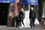 Amsterdam 17 februari 2015
Niklas Moisander met zijn zwangere vrouw/vriendin in amsterdam zuid.
