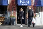 Amsterdam 17 februari 2015
Niklas Moisander met zijn zwangere vrouw/vriendin in amsterdam zuid.
