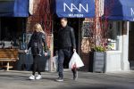 Amsterdam 17 februari 2015
Niklas Moisander met zijn zwangere vrouw/vriendin in amsterdam zuid.