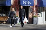 Amsterdam 17 februari 2015
Niklas Moisander met zijn zwangere vrouw/vriendin in amsterdam zuid.