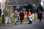 Uitdam Zuiderwoude Amsterdam 19 februari 2015
De ouders van katja Schuurman halen Sammie van School en Thijs heeft een nieuw appartement in Amsterdam.