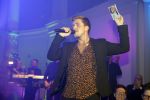 Amsterdam 10 maart 2016 
Concert en cd presenattie van Andre Hazes jr in de duif. Johnny de Mol reikt de eerste cd uit.