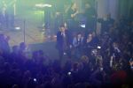 Amsterdam 10 maart 2016 
Concert en cd presenattie van Andre Hazes jr in de duif. Johnny de Mol reikt de eerste cd uit.