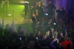 Amsterdam 10 maart 2016 
Concert en cd presenattie van Andre Hazes jr in de duif. Johnny de Mol reikt de eerste cd uit.