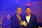 Amsterdam 10 maart 2016 
Concert en cd presenattie van Andre Hazes jr in de duif. Johnny de Mol reikt de eerste cd uit.