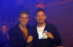 Amsterdam 10 maart 2016 
Concert en cd presenattie van Andre Hazes jr in de duif. Johnny de Mol reikt de eerste cd uit.