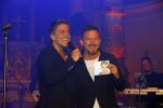 Amsterdam 10 maart 2016 
Concert en cd presenattie van Andre Hazes jr in de duif. Johnny de Mol reikt de eerste cd uit.