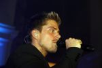 Amsterdam 10 maart 2016 
Concert en cd presenattie van Andre Hazes jr in de duif. Johnny de Mol reikt de eerste cd uit.