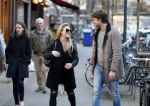 Amsterdam 12 februari 2016
Rick Brandsteder met (zijn) vriendin Anna Sophia v Zweden de ochter van Jaap v Zweden op terras en omarmd op straat