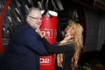 Den Haag 12 februari 2016
Samantha ( Barbie) en haar man Michael v d Plas met hun manager Jake Hampel zijn vrouw en hun PT