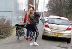 Den Haag 12 februari 2016
Samantha ( Barbie) en haar man Michael v d Plas met hun manager Jake Hampel zijn vrouw en hun PT