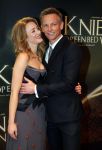 Amsterdam 22 februari 2016
Premiere Knielen op een Bed Violen in Tuschinski , Noortje Herlaar en partner Barry Atsma spelen de hoofdrol.