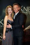 Amsterdam 22 februari 2016
Premiere Knielen op een Bed Violen in Tuschinski , Noortje Herlaar en partner Barry Atsma spelen de hoofdrol.