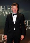 Amsterdam 22 februari 2016
Premiere Knielen op een Bed Violen in Tuschinski , Noortje Herlaar en partner Barry Atsma spelen de hoofdrol. Beau v Erven Dorens