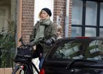 Amsterdam 13 februari 2016 
Bridget Maasland met zoon Mees op de fiets.
