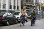 Amsterdam 13 februari 2016
Bridget Maaland met haar nieuwe vriend Wim ( cameraman) op de fiets in Amsterdam zuid.