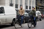 Amsterdam 13 februari 2016
Bridget Maaland met haar nieuwe vriend Wim ( cameraman) op de fiets in Amsterdam zuid.