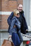 Amsterdam 12 februari 2016 
Connie Breukhoven met verloofde Eugene v Dun op straat