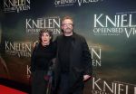 Amsterdam 22 februari 2016
Premiere Knielen op een Bed Violen in Tuschinski , Noortje Herlaar en partner Barry Atsma spelen de hoofdrol. Hanneke Groenteman en Marcel Mutsears