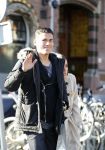 Amsterdam 17 februari 2016
Hector Moreno (psv speler) met zijn vrouw op de pc hooftstraat