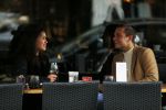 Amsterdam 8 maart 2016 
Holly Brood met (een) vriend op terras. In eerste instantie verbergt/ verstopt ze zichzelf in haar jas.