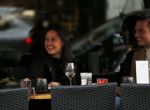 Amsterdam 8 maart 2016 
Holly Brood met (een) vriend op terras. In eerste instantie verbergt/ verstopt ze zichzelf in haar jas.