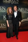 Amsterdam 22 februari 2016
Premiere Knielen op een Bed Violen in Tuschinski , Noortje Herlaar en partner Barry Atsma spelen de hoofdrol.  
Isabelle v t Groenewoud en partner .....