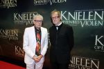 Amsterdam 22 februari 2016
Premiere Knielen op een Bed Violen in Tuschinski , Noortje Herlaar en partner Barry Atsma spelen de hoofdrol.
schrijver Jan Siebelink en Ben Sombogaart