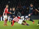Eindhoven, 24 Februari 2016
1/8 Finale PSV-Atletico Madrid, eindstand 0-0
Jetro Willems in duel met Antoine Griezmann Marco v Ginkel