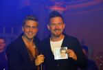 Amsterdam 10 maart 2016 
Concert en cd presenattie van Andre Hazes jr in de duif. Johnny de Mol reikt de eerste cd uit.