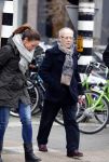 Amsterdam 13 februari 2016 
Joop Braakhekke doet boodschappen op de pc hooftstraat.